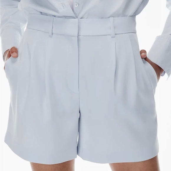 Aritzia Babaton Pleated 5” Shorts High Waisted Cement Blue Size 00 NEW - Picture 4 of 8